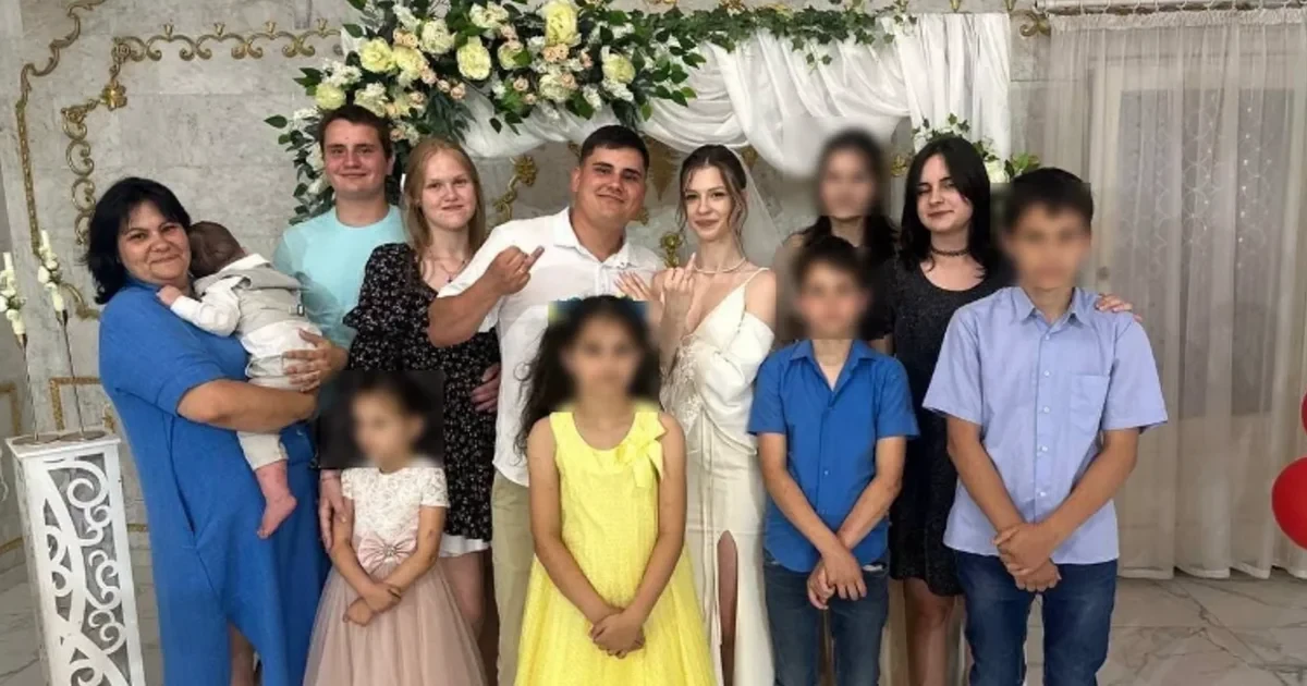 Пошкоджений приватний будинок у селищі Радушне поблизу Кривого Рогу після ракетного удару