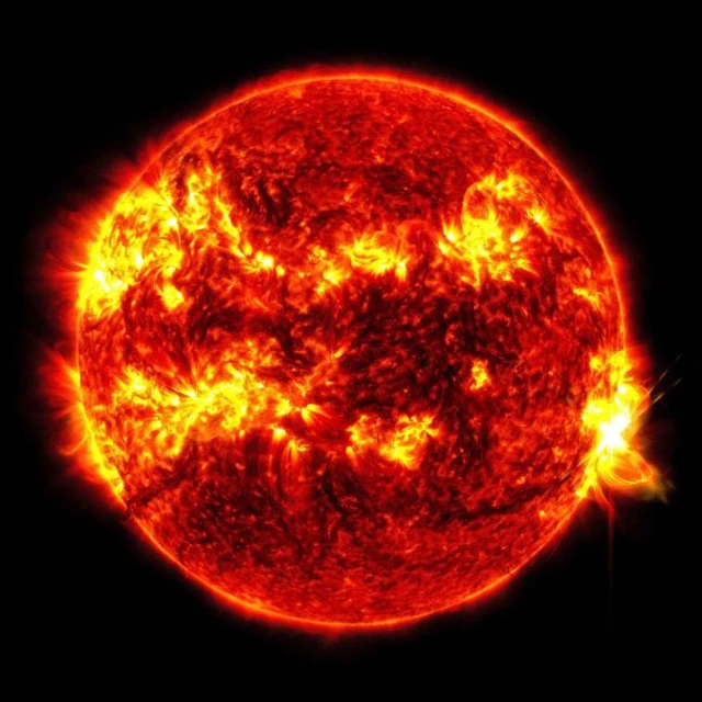 Логотипи та дані Meteoagent і Британської геологічної служби на тлі графіка геомагнітної активності