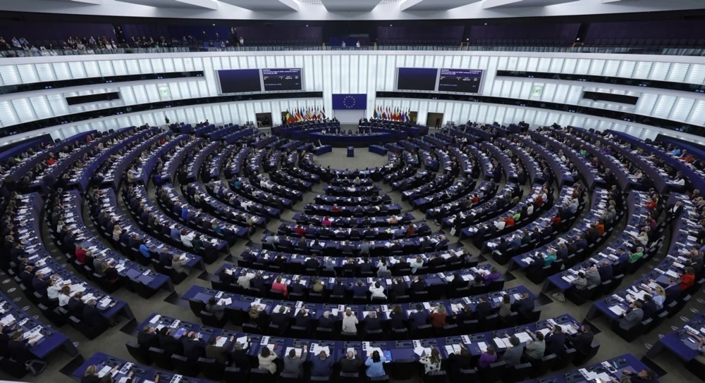 Лист 123 євродепутатів: понад 200 млрд євро російських активів мають передати Україні