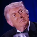 Білий дім, цілодобова трансляція на YouTube з виступами Дональда Трампа на тлі конфлікту з незалежними медіа