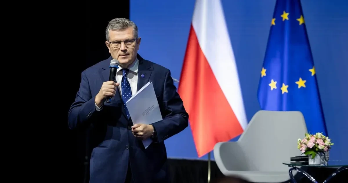 Туск назвав рішення Львівської облради про 2027 рік шкідливим для України