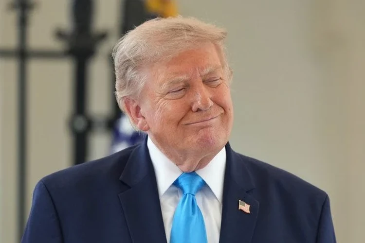 Трамп заперечив припинення передачі розвідданих Україні