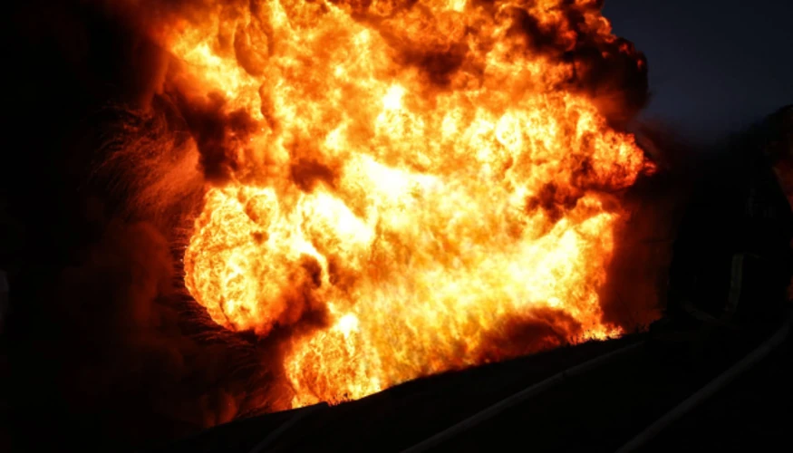Пожежа на складах логістичної компанії у Дніпровському районі після удару 9 жовтня 2026 року