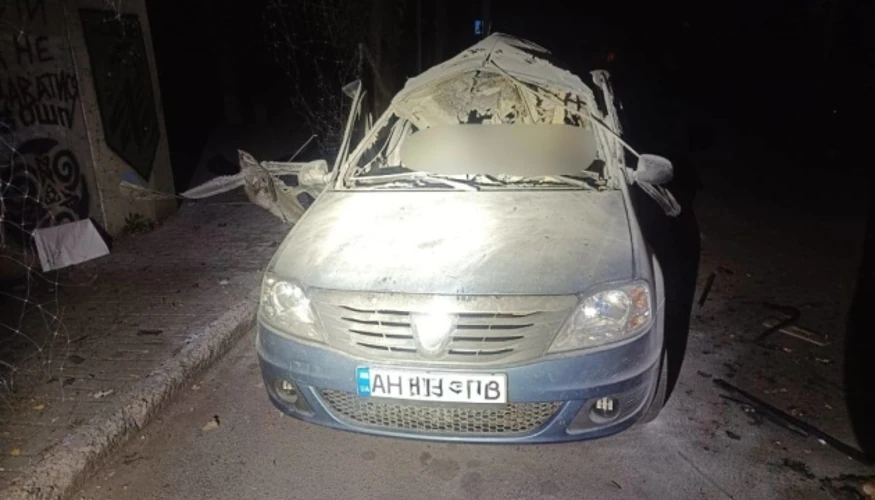 Місце удару дроном по цивільній автівці у центральній частині Краматорська, фото Краматорської міської ради